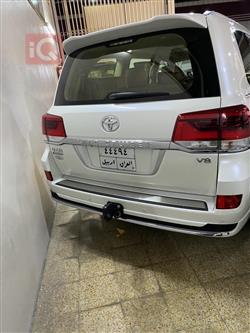 تۆیۆتا لاند کروزەر